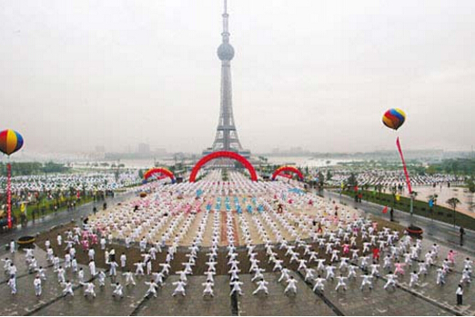 　　焦作孟州隆丰皮草企业有限公司与中星集团携手共进